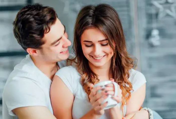 Nhắm mắt lấy đại gái già hơn 3 tuổi, đêm tân hôn tôi mới phát hiện mình 'vớ được mỏ vàng'