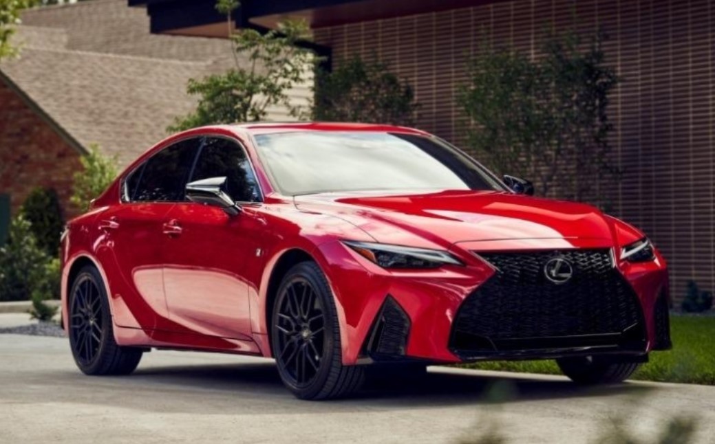 Sedan hạng sang Lexus IS chính thức ngừng phân phối tại Việt Nam