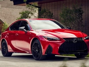 Sedan hạng sang Lexus IS chính thức ngừng phân phối tại Việt Nam