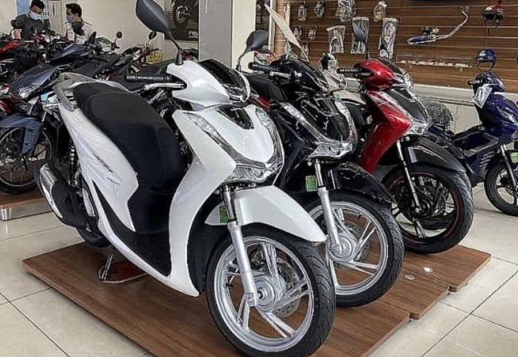 Honda SH, Vision, Yamaha Janus... cùng loạt xe hot giảm đậm tới 30 triệu đồng vẫn không "giải cứu" được thị trường