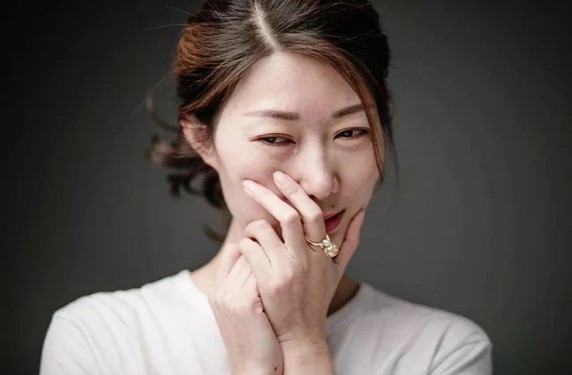 Tôi vỡ òa khi mẹ chồng tương lai chấp nhận con riêng của mình, ai ngờ vừa bước xuống xe hoa thì phát hiện chẳng thấy con đâu