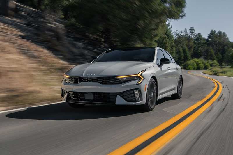 Kia K5 tăng doanh số chóng mặt