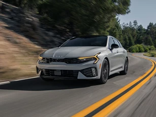Kia K5 tăng doanh số chóng mặt