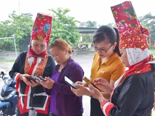 Chuyển đổi số góp phần hình thành những thôn, xã thông minh