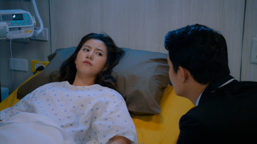 Vợ đau đẻ lỡ cắn chồng, không ngờ anh đáp trả thế này khiến y bác sĩ có mặt ở đó ai cũng tròn mắt ngạc nhiên