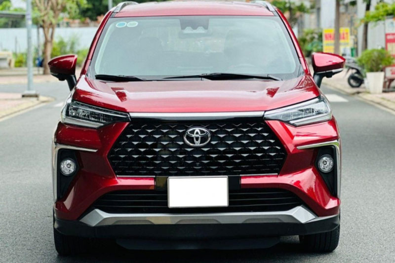 Toyota Veloz Cross rao bán giá khó tin sau hơn 2 vạn km lăn bánh tại Việt Nam