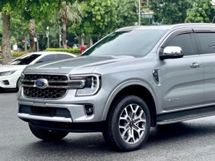 Lăn bánh 2 năm, Ford Everest cũ bán lại với giá khó tin