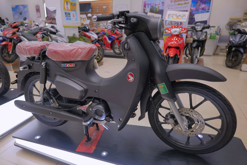Cận cảnh Honda Super Cub C125 2025 phiên bản đắt nhất tại Việt Nam