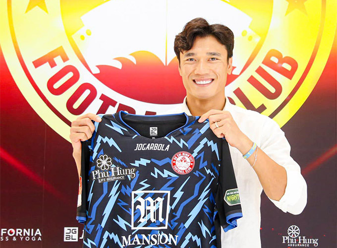 Đằng sau pha 'quay xe' bất ngờ về CLB TP.HCM của thủ môn Bùi Tiến Dũng