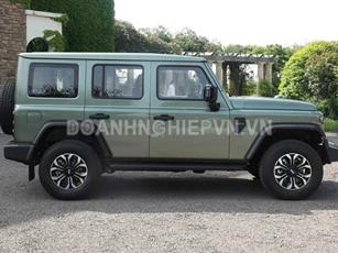 SUV địa hình công suất 248 mã lực, thiết kế hầm hố, giá 325 triệu đồng