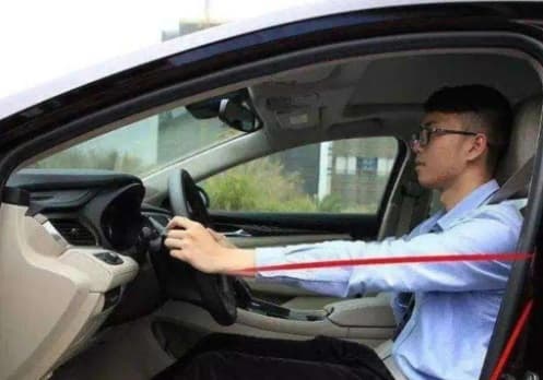 Tại sao những lái xe có kinh nghiệm lại thích chỉnh ghế về phía sau rất xa? Không phải là thói quen, lợi ích cực lớn