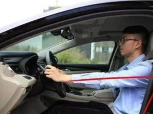 Tại sao những lái xe có kinh nghiệm lại thích chỉnh ghế về phía sau rất xa? Không phải là thói quen, lợi ích cực lớn