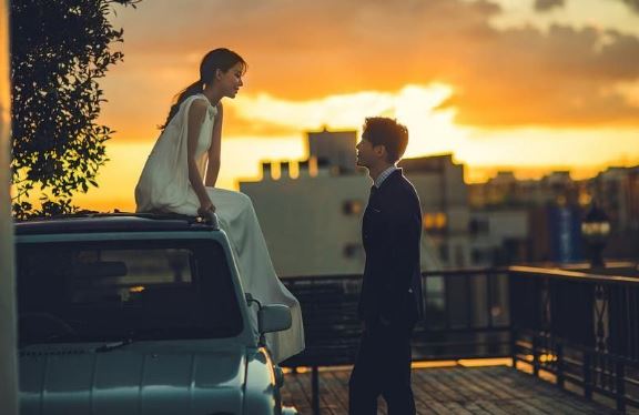 Đàn ông yêu bạn nhiều hay ít, hãy nhìn vào cách anh ấy thể hiện trước mặt người khác