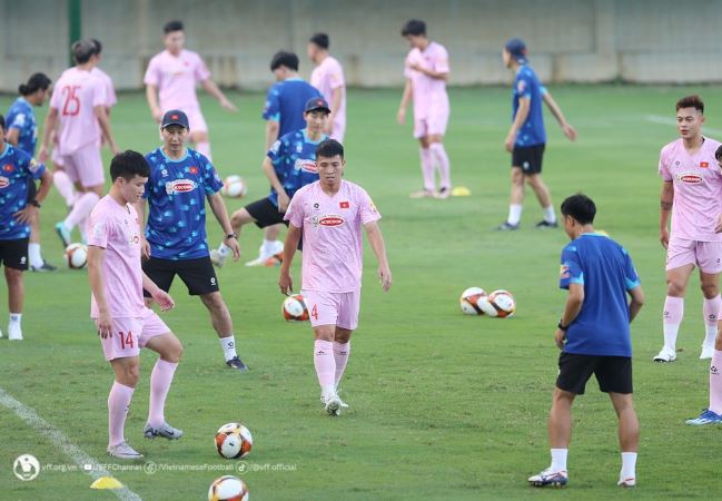 Các đội tuyển Việt Nam nhận chỉ thị mới