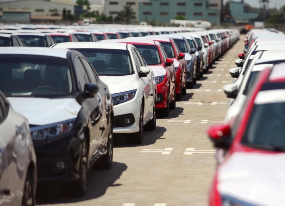 Ôtô nhập khẩu dưới 500 triệu đồng ồ ạt tràn vào Việt Nam