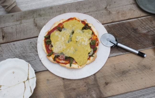 Làm bánh pizza với pho mát thuần chay siêu đơn giản, lại đảm bảo nguồn dinh dưỡng lành mạnh