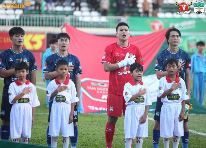 Chia tay Bùi Tiến Dũng, HAGL ra quyết định về thủ môn