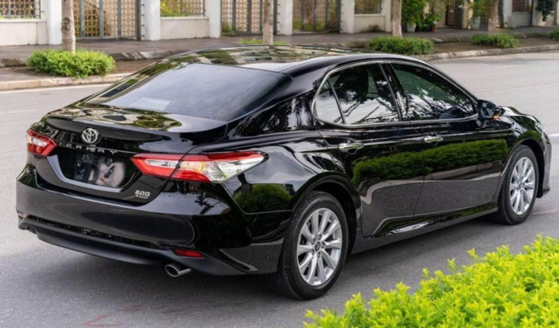 Sau 3 năm sử dụng, Toyota Camry chạy lướt rao bán lại với khó tin