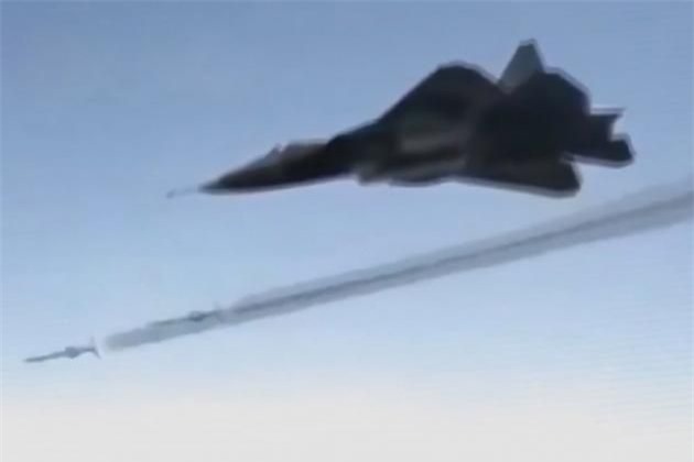Tiêm kích Su-57 kết hợp cùng MiG-31 sẽ tạo ra sức tấn công cực mạnh. 11_420.jpg