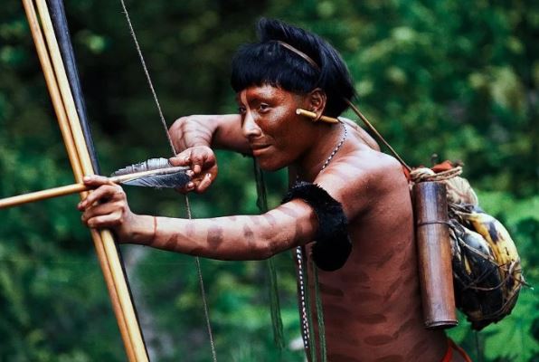 Vén màn bí ẩn bộ lạc rùng rợn phân xác người ngoài để nghiên cứu nội tạng của chính mình