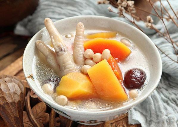 Những món ăn từ chân gà là bài thuốc quý có lợi cho sức khoẻ mà chị em nên biết