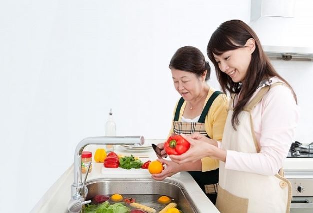 Con dâu chỉ cần biết làm như thế này thì bảo sao mẹ chồng lại trân trọng, thương yêu như con đẻ