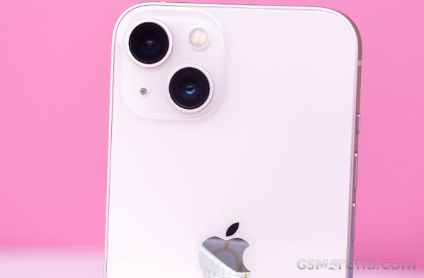 Quên iPhone 15 đi chiếc iPhone này giá rẻ hơn nhiều nhưng vẻ ngoài y hệt, vẫn quá mạnh vào 2024