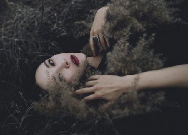 Người thứ ba: Vay mượn êm ấm của người khác, phải trả bằng hạnh phúc của chính mình