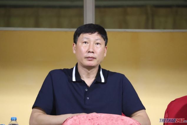 HLV Kim Sang Sik bất ngờ rời Việt Nam