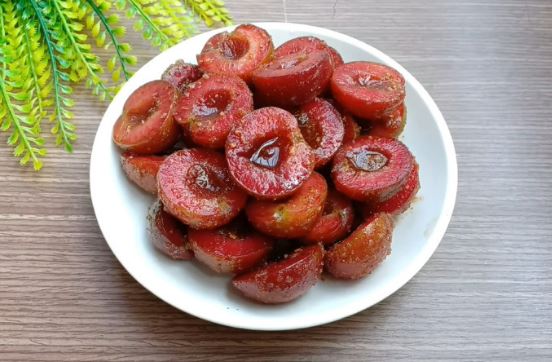 Quả mận tưởng nghèo dinh dưỡng nhưng lại có những công dụng bất ngờ hơn cả 10 củ nhân sâm, nếu thấy nhớ mua ăn