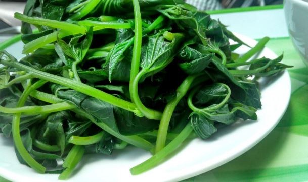 Rau lang rẻ như bèo, trồng đầy ngoài đường, ăn mãi không hết nhưng công dụng được ví như nhân sâm xanh Việt Nam