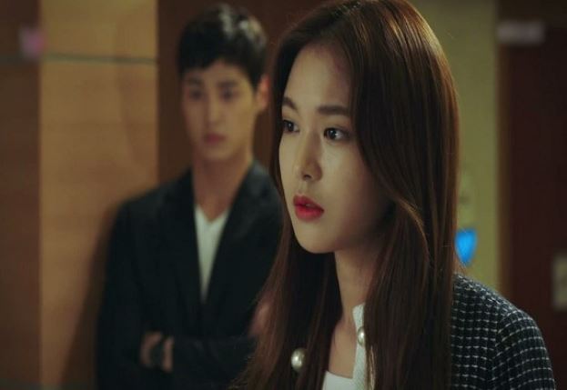 Thư ký lên kế hoạch tỉ mỉ tán tỉnh sếp, nào ngờ hành động của sếp khiến cô ta phải nhục nhã một phen