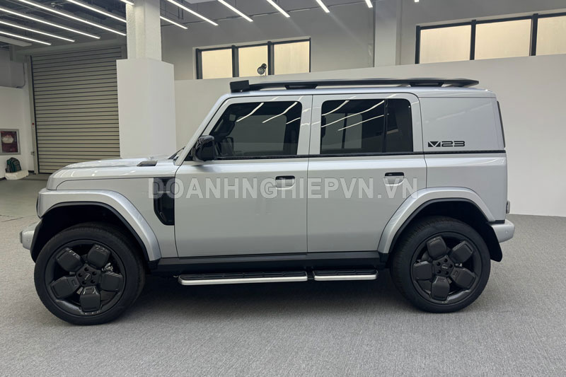 SUV địa hình siêu hầm hố, giá gần 390 triệu đồng