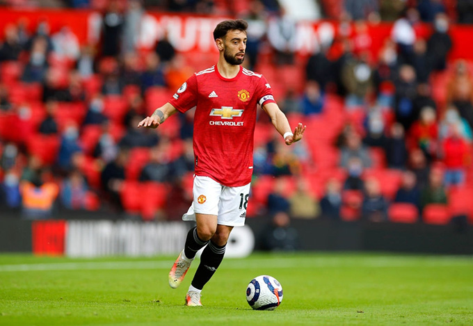 Bruno Fernandes ngồi không cũng bị huyền thoại Liverpool chỉ trích