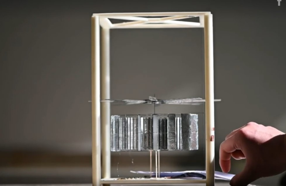 Drone nhẹ nhất thế giới sử dụng năng lượng mặt trời