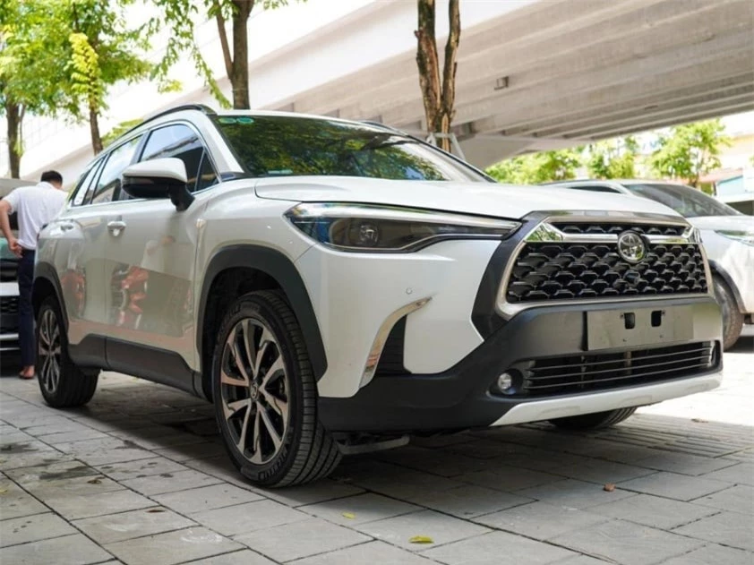 Toyota Corolla Cross 2021 chạy ‘lướt’ 2 năm được chào bán với giá khó tin 503927