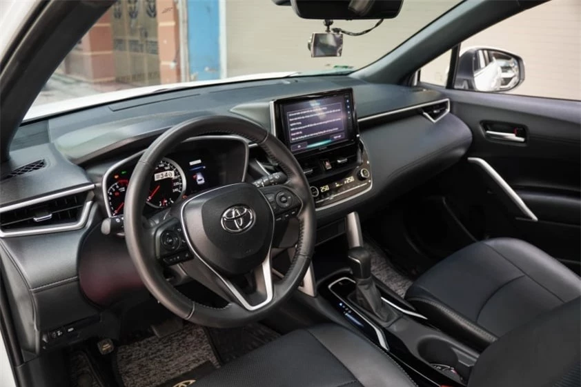 Toyota Corolla Cross 2021 chạy ‘lướt’ 2 năm được chào bán với giá khó tin 503929