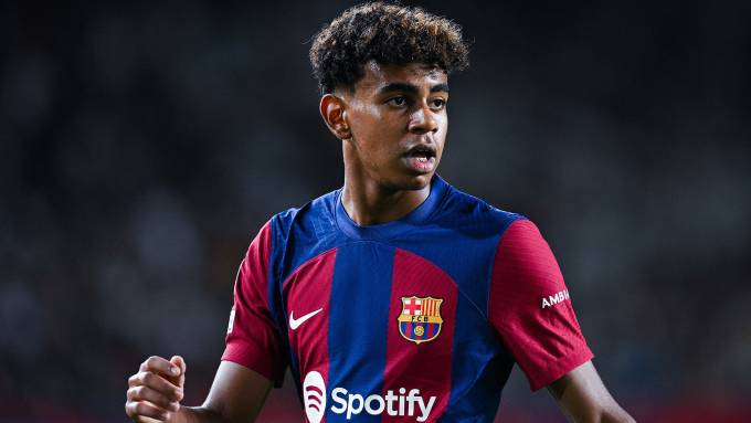 Lamine Yamal và thách thức “năm thứ hai”