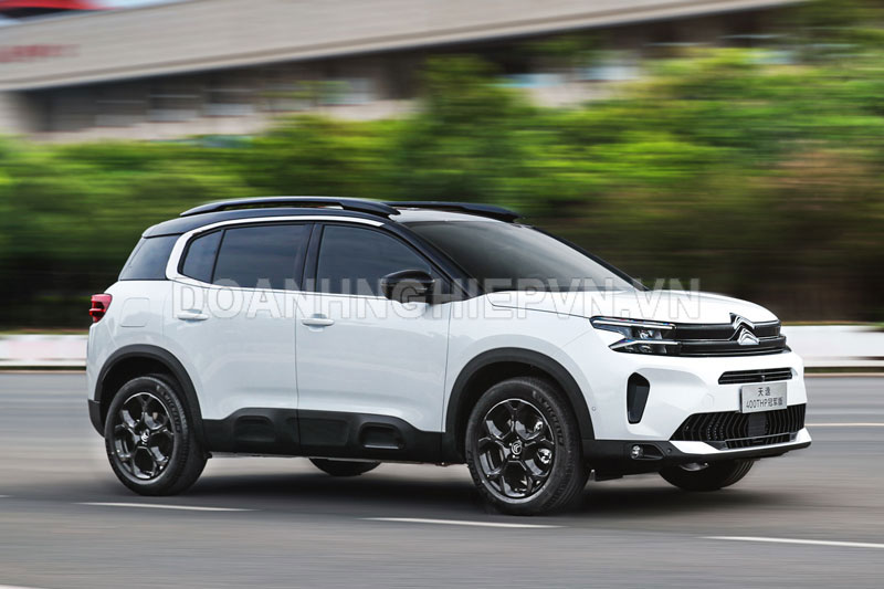 SUV thiết kế đẹp mê ly, công suất 211 mã lực, giá gần 600 triệu đồng