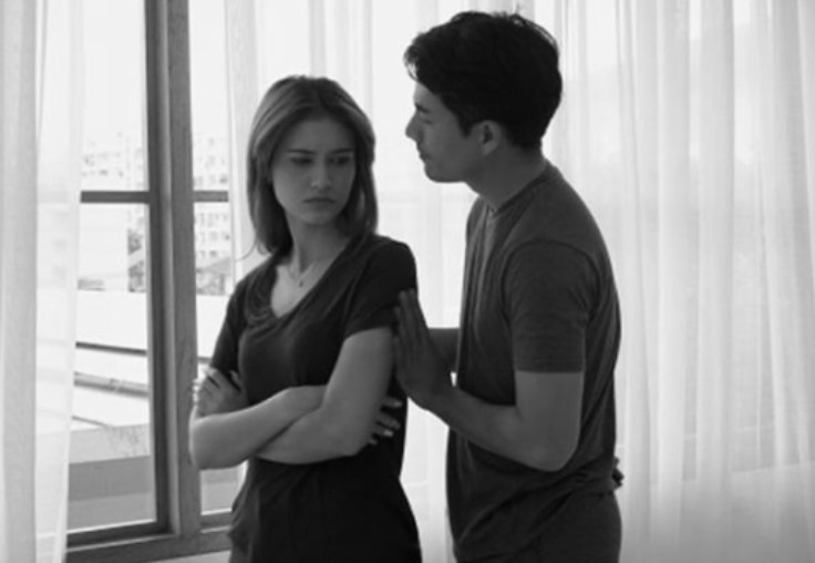 Tin nhắn của ông chồng Giám đốc vào ngày mưa bão khiến tôi muốn ly hôn ngay lập tức