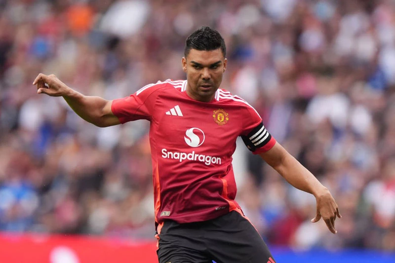 Casemiro xếp thứ 10.