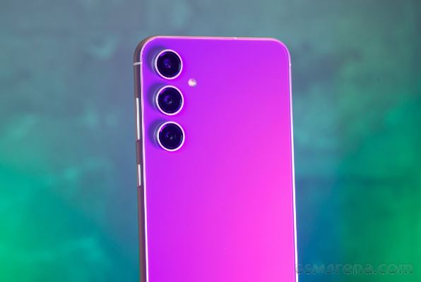 Đây là siêu phẩm Android giá rẻ bằng 1/2 iPhone 15 nhưng trang bị chiến ngang Galaxy S24 Ultra