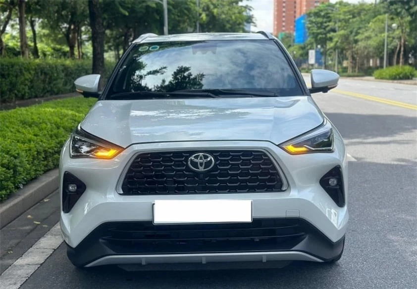 Lăn bánh chưa đầy 1 năm, Toyota Yaris Cross 2024 'siêu lướt' lên sàn xe cũ với giá thế nào? 504086