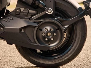 Quên Honda SH đi, hãng xe Đức ra mắt ‘vua xe ga’ xịn hơn Air Blade, có phanh ABS, màn TFT 10,2 inch