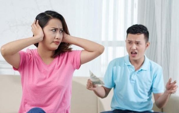 Đàn ông sau 40 tuổi thường làm 3 chuyện này càng thể hiện người 'vô dụng' và không có tiền đồ