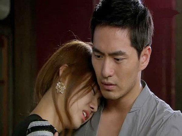 Sau tân hôn vợ ôm 5 tỷ biến mất cùng tình cũ, 3 năm sau thay vì kiện thì chồng quỳ gối cảm ơn