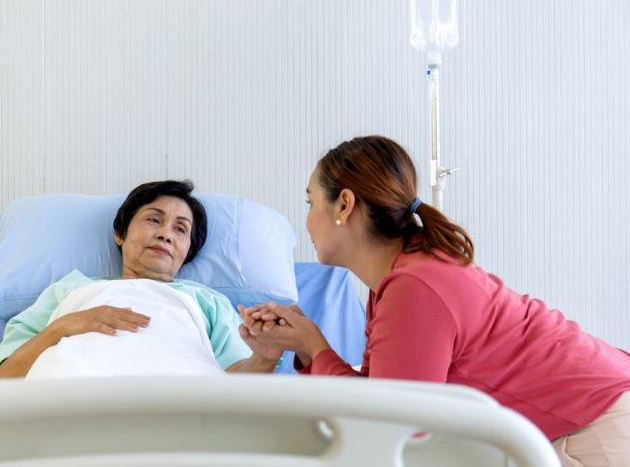 Lương hưu của mẹ 9 triệu, góp cho chị dâu tôi 8 triệu/tháng nhưng bữa ăn chỉ có trứng và đậu phụ