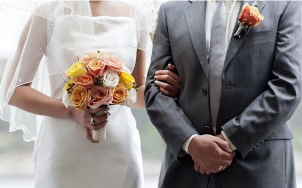 Vừa ly hôn thì phát hiện có bầu, câu nói của mẹ khiến tôi òa khóc