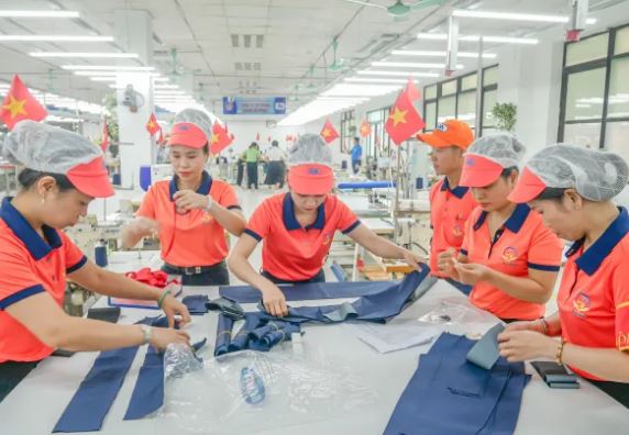 Đơn hàng tăng, doanh nghiệp dệt may khởi sắc