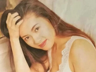 Cô từng là 'Nữ hoàng phim cấp 3' Hồng Kông, được khen gợi cảm hơn cả Thư Kỳ, hiện tuổi U60 nhưng muốn quay trở lại showbiz